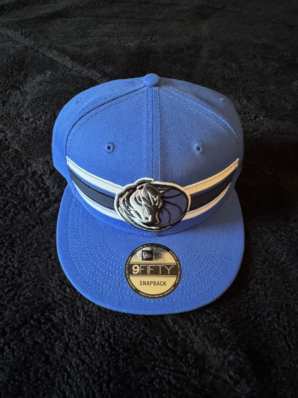 Dallas Mavericks New Era Strike 9Fifty Snapback Hat. Brand New